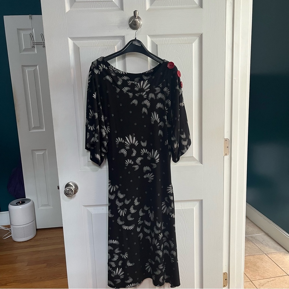 Chic Black and White Patterned Midi Dress